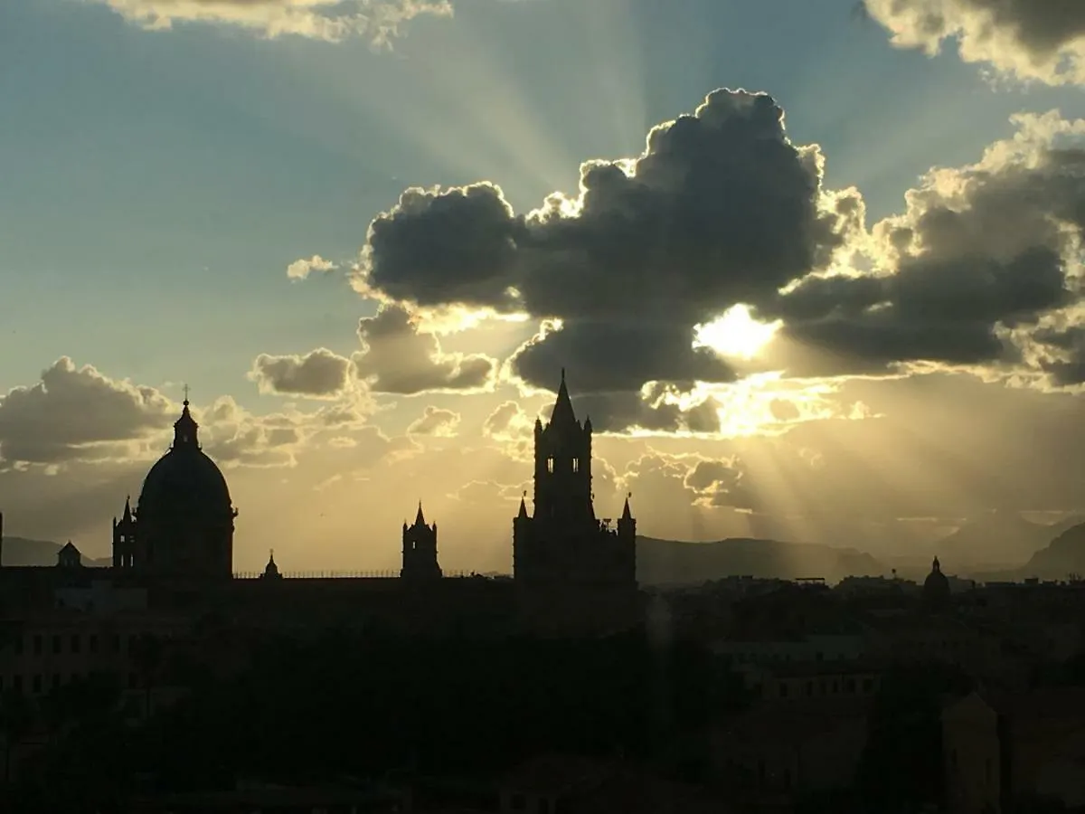 Δωμάτια σε οικογενειακή κατοικία Camera-Attico Luminoso Con Terrazza Παλέρμο